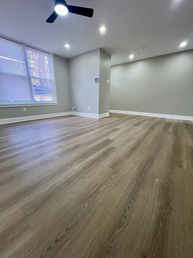 Building Photo - Newly Renovated 3-Bedroom Home in Germanto...
