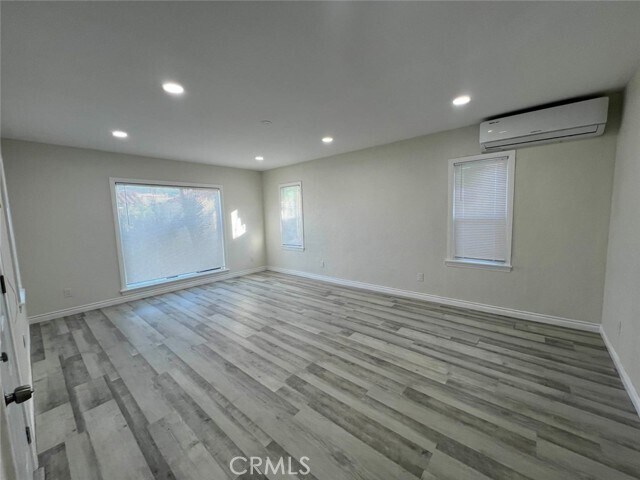Foto del edificio - 844 W 3rd St