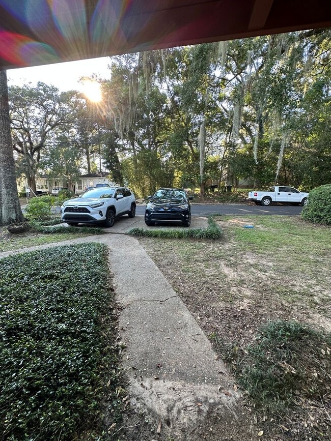 Photo - 717 Edgewood St Apartment