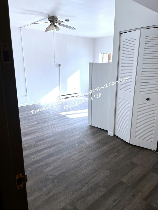 Foto del edificio - 518 W Cunningham St