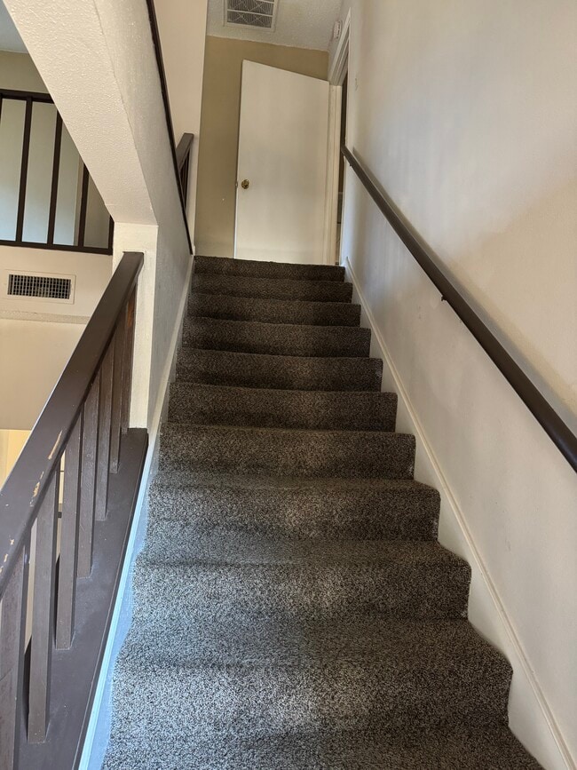 Photo - 3923 Tanglewilde St Townhome