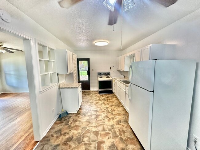 Foto del edificio - 1644 Nicholson Ave