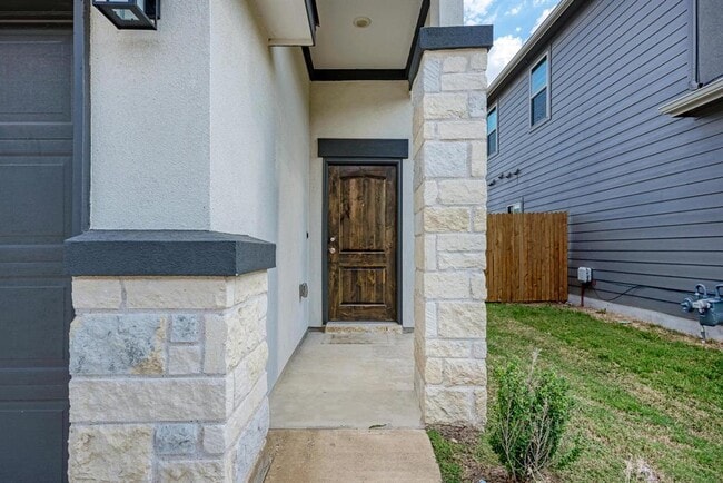 Building Photo - 153 Woods Edge Ln