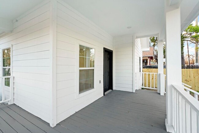 Building Photo - 6404 Sherman St