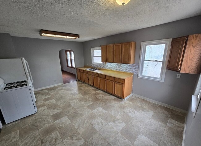 Building Photo - 2620 37th Ave