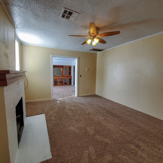 Foto del edificio - 3 Bedroom home in Shawnee