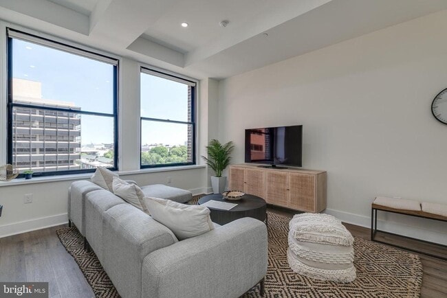 Building Photo - 150 S Independence Mall W