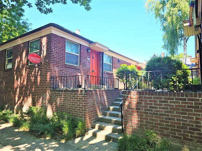 Foto del edificio - Lovely 1 Bed, 1 Bath at Irving Court Apartments