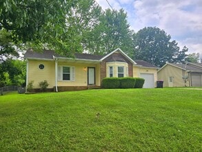 Building Photo - 204 Centennial Dr