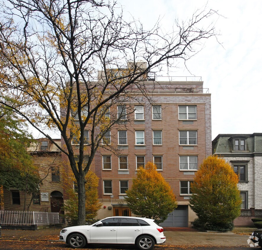 Building Photo - 483 Washington Ave