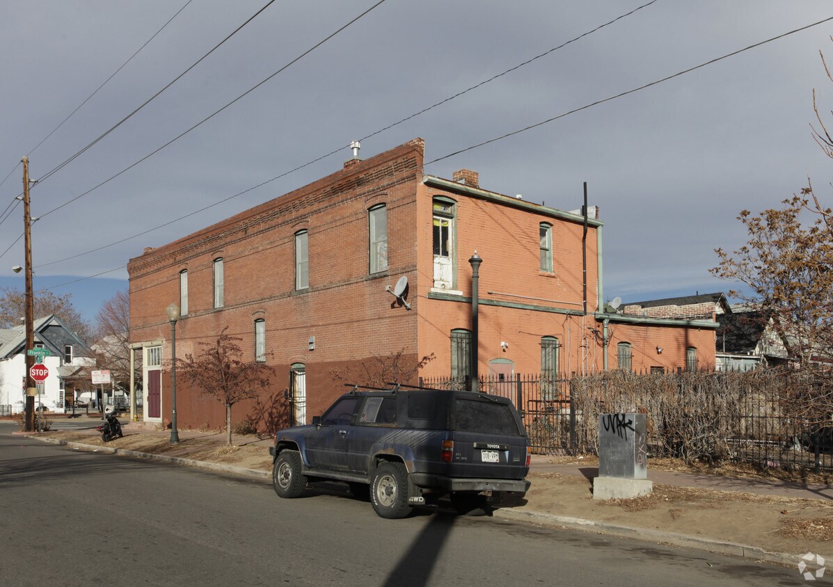 Building Photo - 3700 Franklin St