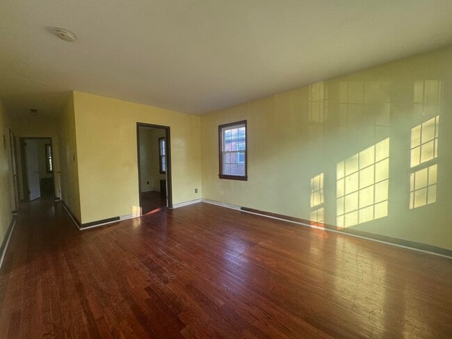 Building Photo - 382 Virginia Ave