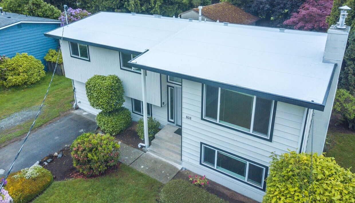 Primary Photo - 4bed/3bath home in Finn Hill