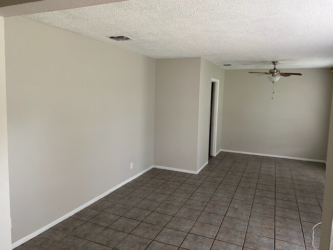 Building Photo - 6726 Spring Haven St