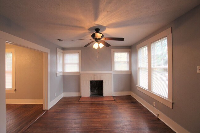 Building Photo - Coming soon: 1 Bedroom, 1 Bathroom Home wi...
