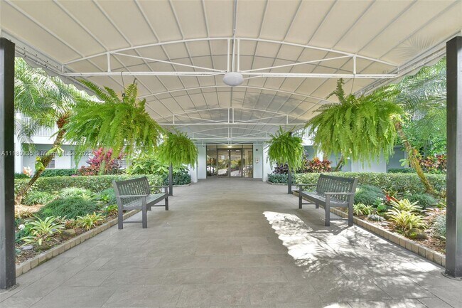 Foto del edificio - 806 Cypress Grove Ln