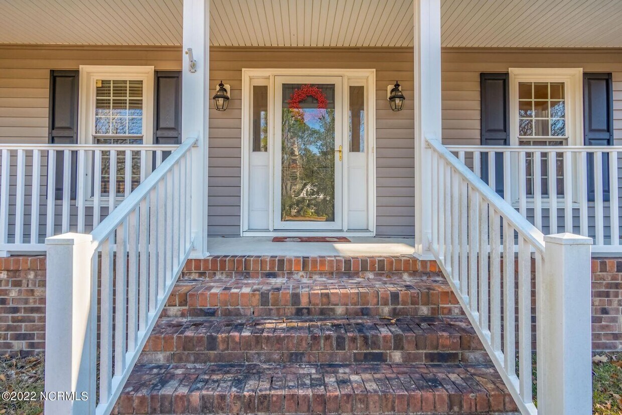Primary Photo - 1701 Pennyroyal Rd