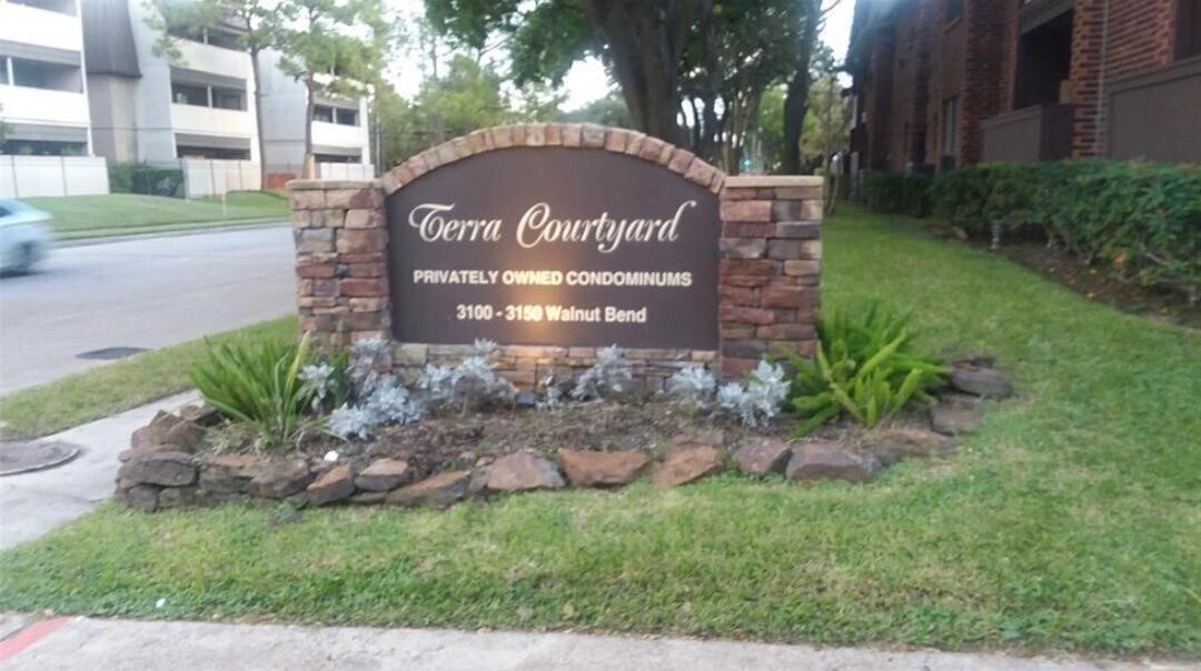 Foto del edificio - 3100 Walnut Bend Ln