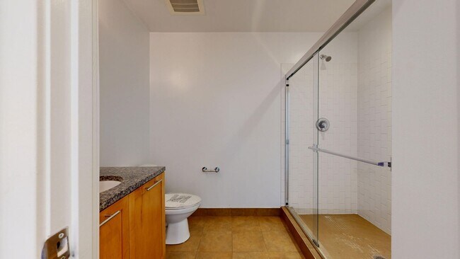 Interior Photo - View 14