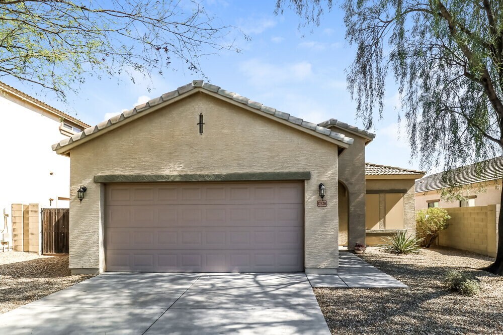 Primary Photo - 17320 W Caribbean Ln