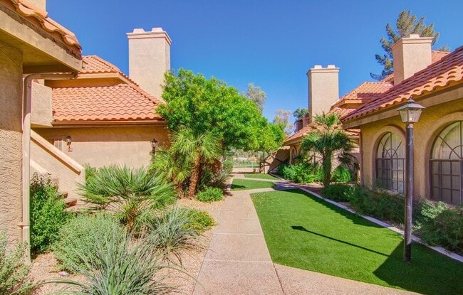 Foto del edificio - 1211 N Miller Rd