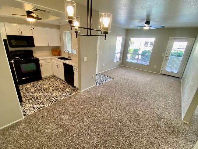 Building Photo - Ground Floor 1 Bedroom 1 Bathroom in Lakeshore @ Anderson Springs