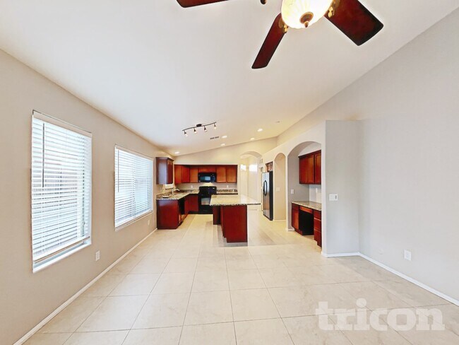 Foto del edificio - 41265 W Walker Wy