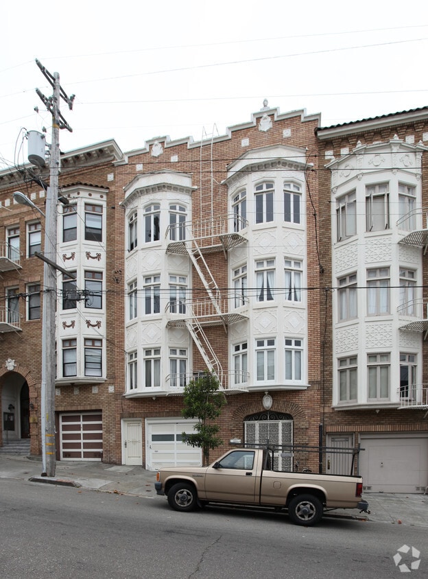 Building Photo - 1555 Greenwich St