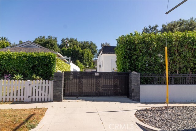 Foto del edificio - 14356 Greenleaf St