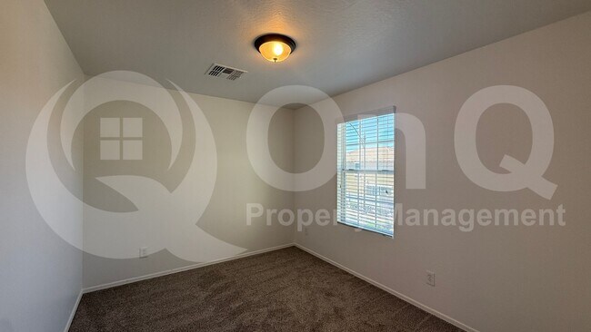 Building Photo - 3927 E Edna Dr