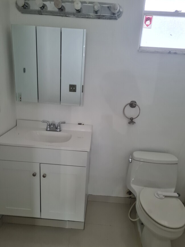 Foto del edificio - 20200 NE 27th Ct