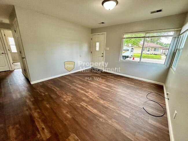 Foto del edificio - 7713 Beech Ave