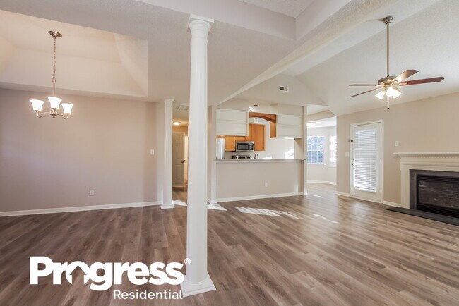 Foto del edificio - 4020 River Falls Dr