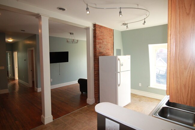Foto del edificio - 944 W 4th St