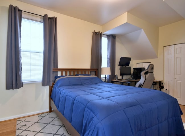 Spacious primary bedroom - 2146 N Campbell Ave