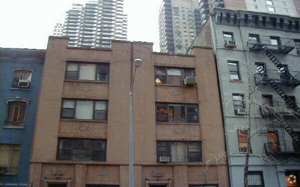 Exterior - 239 E 39th St