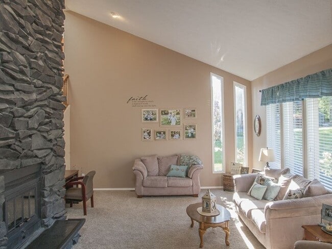 Building Photo - 7720 E Columbia Ct