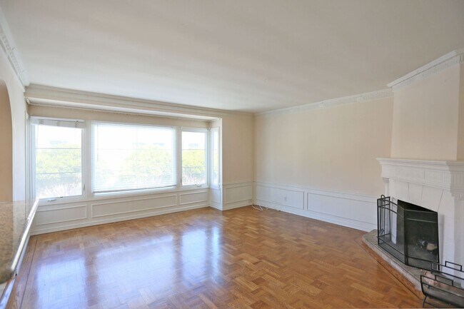Foto del edificio - 2429 Turk Blvd