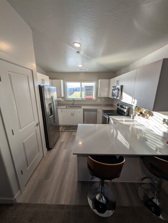 Building Photo - 1167 E Telegraph St