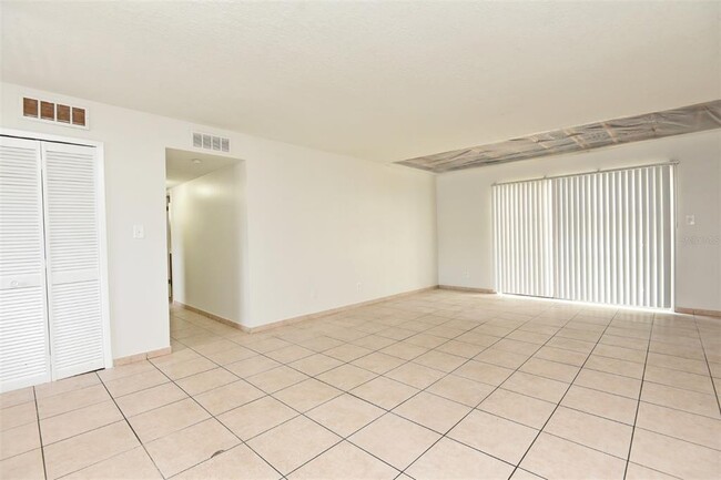 Building Photo - 7429 Daniel Webster Dr