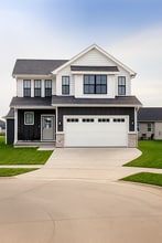 Building Photo - 1401 NE Savana Dr