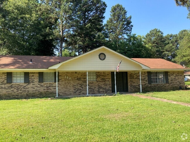 Building Photo - 100 Medina Dr