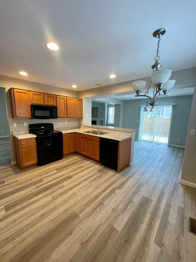 Building Photo - Newly Renovated home in Stetson Ridge