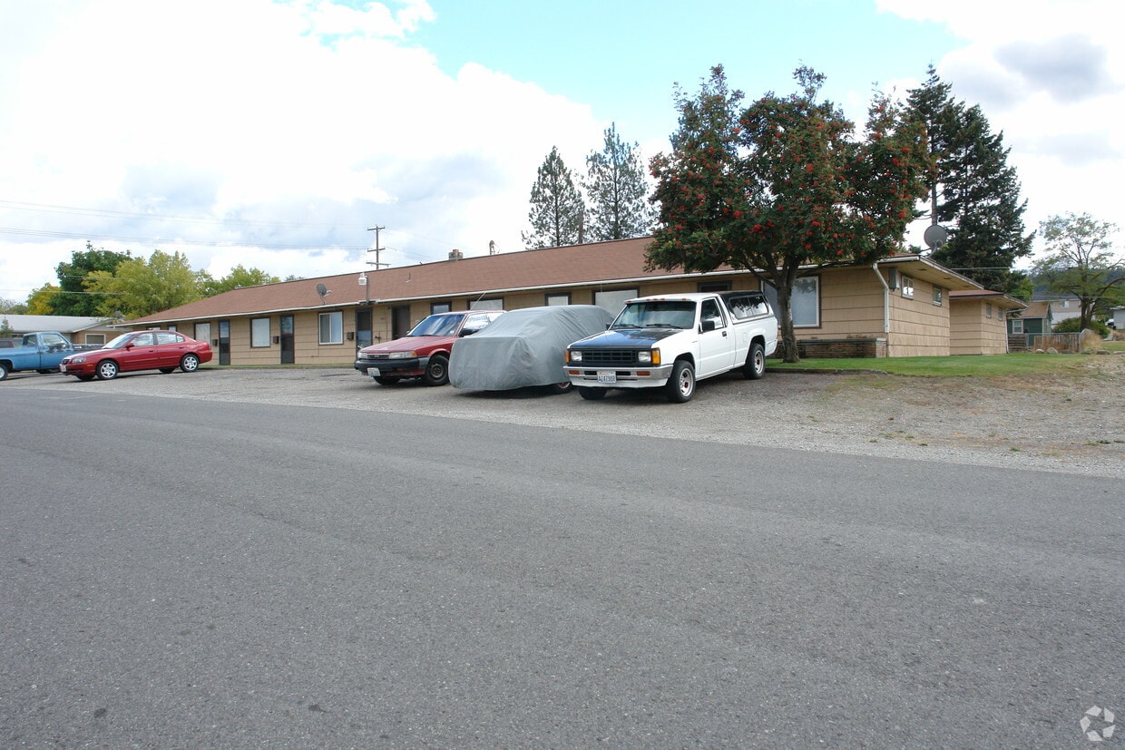 Building Photo - 6618 E 2nd Ave
