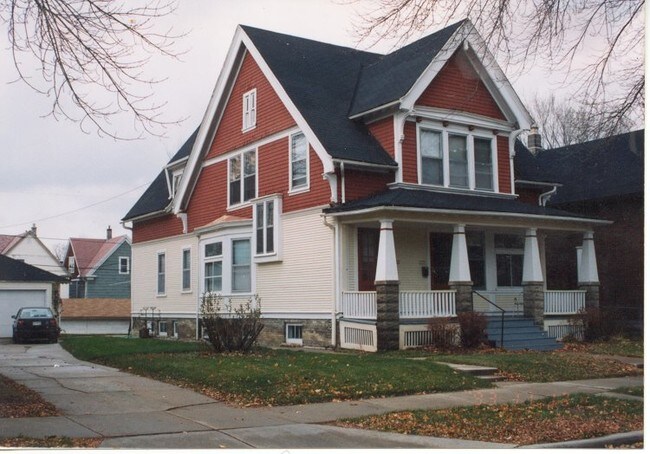 Foto del edificio - 3355 N Bartlett Ave