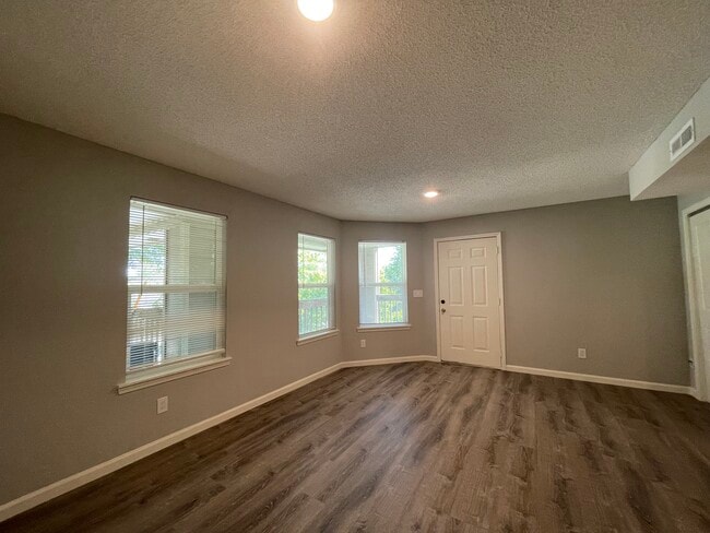 Livingroom - 210 Mt Hope Ct