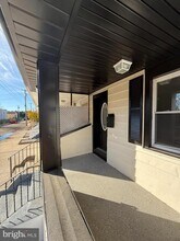 Building Photo - 333 W Buck St