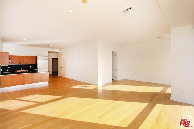 Foto del edificio - 801 S Grand Ave