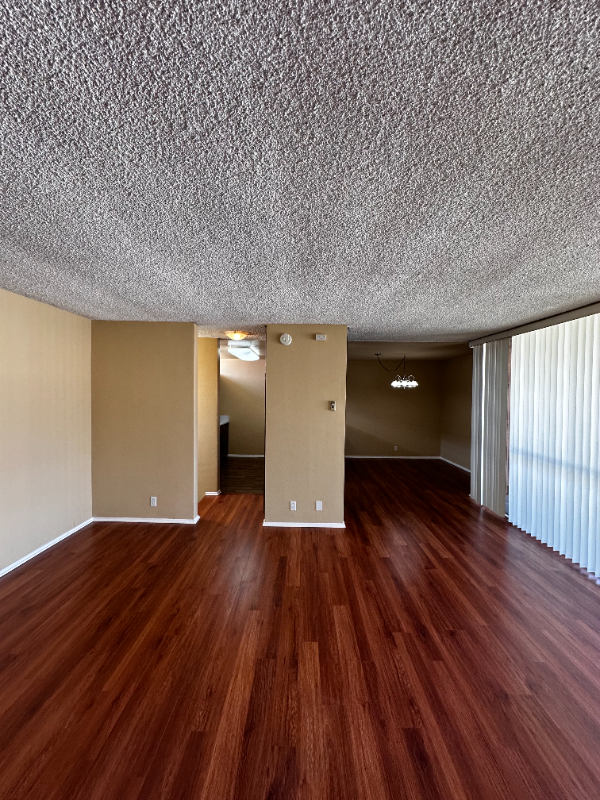 Building Photo - 1202 Mayflower Ave