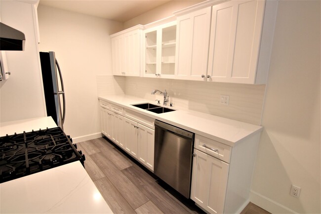 Foto del edificio - 6345 Primrose Ave
